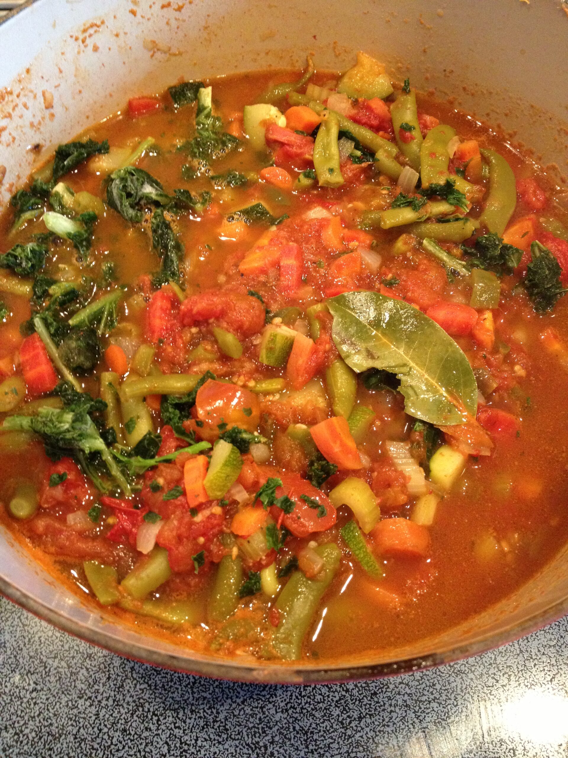 Canning Tomato Minestrone Soup | Homemade | garden | Homesteading | Farm Fresh | livinlovinfarmin